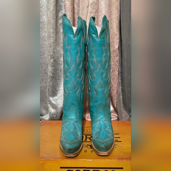 Corral Boots Shoes - Corral Turquoise Leather Embroidered Boots 8.5